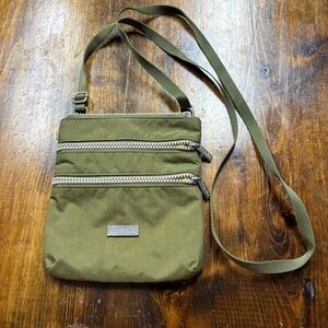 Baggallini‎ Green Crossbody Purse